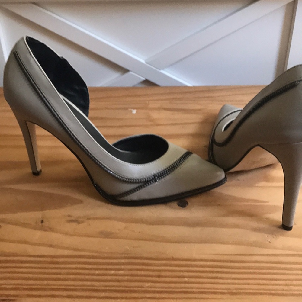 Beau & Ashe Gray heels with zipper detail